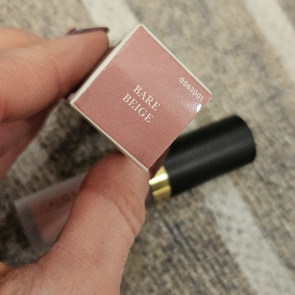 NEW Laura Geller Makeup Set with Eyeshadow, Brow Pencil, Matte Lip & Pouch - Picture 3 of 16